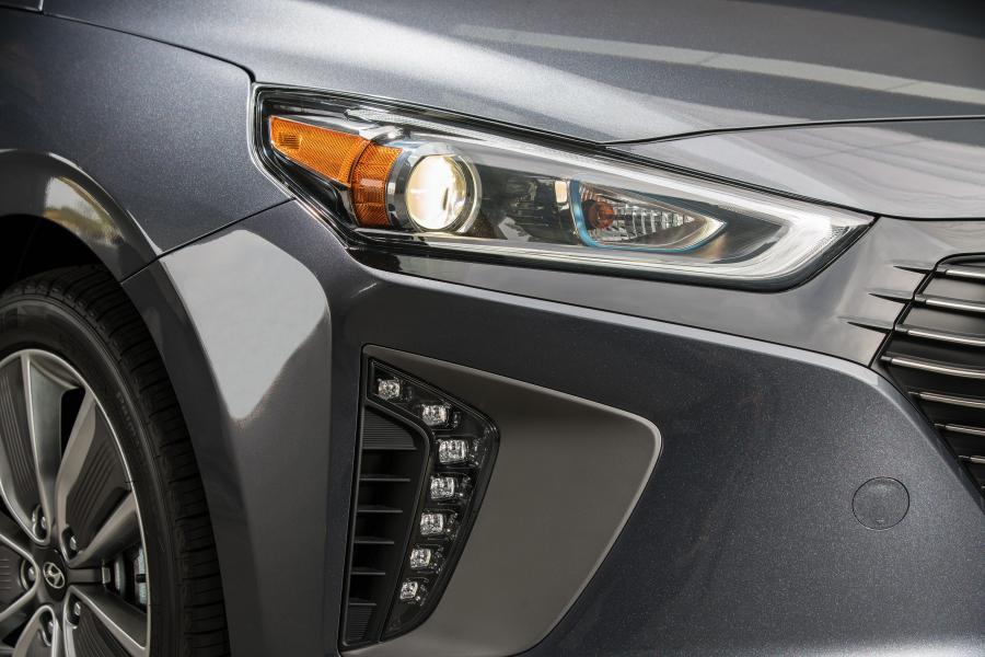 Детали экстерьера Hyundai IONIQ hybrid (AE) 2016 года  (NA) (фото 6 из 29)